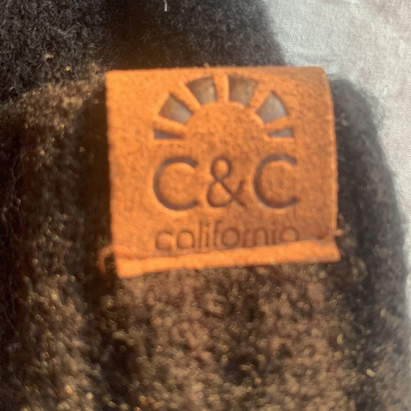 C&C California Scarf and Pom Pom Winter Hat set - Picture 6 of 8